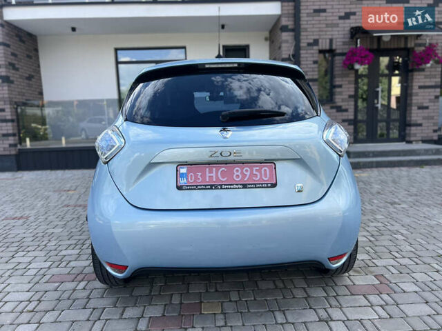 Серый Рено Зое, объемом двигателя 0 л и пробегом 150 тыс. км за 6100 $, фото 24 на Automoto.ua