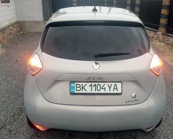 Сірий Рено Зое, об'ємом двигуна 0 л та пробігом 105 тис. км за 6350 $, фото 6 на Automoto.ua