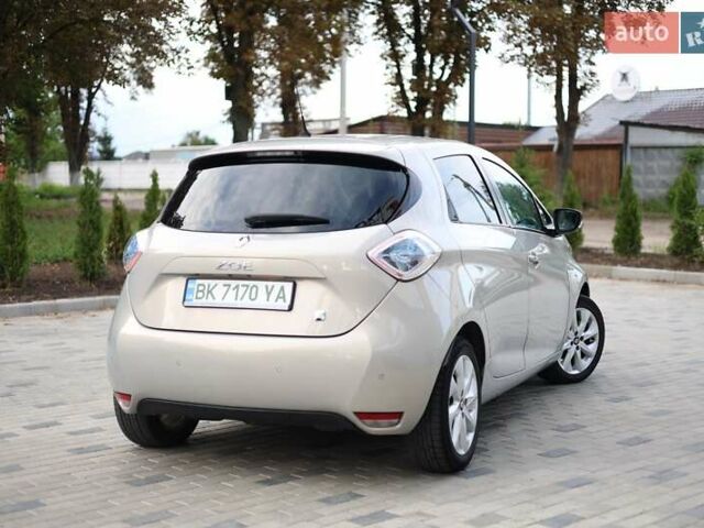 Серый Рено Зое, объемом двигателя 0 л и пробегом 191 тыс. км за 6400 $, фото 2 на Automoto.ua