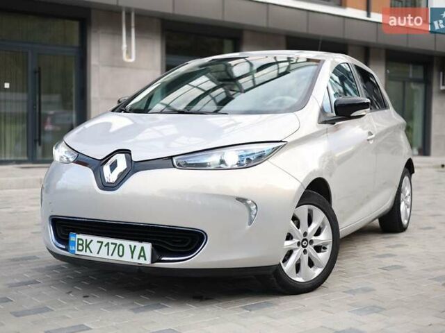 Серый Рено Зое, объемом двигателя 0 л и пробегом 191 тыс. км за 6400 $, фото 4 на Automoto.ua