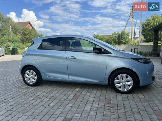Серый Рено Зое, объемом двигателя 0 л и пробегом 150 тыс. км за 6100 $, фото 30 на Automoto.ua