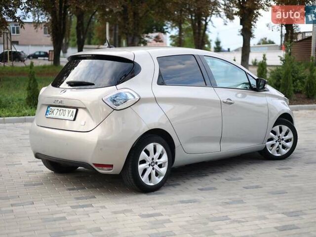 Серый Рено Зое, объемом двигателя 0 л и пробегом 191 тыс. км за 6400 $, фото 24 на Automoto.ua