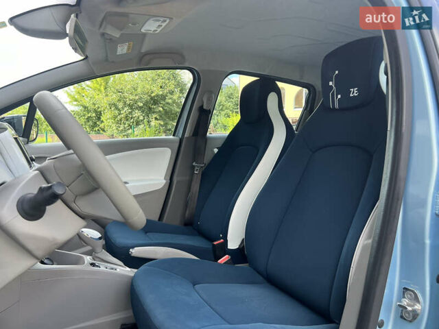 Серый Рено Зое, объемом двигателя 0 л и пробегом 150 тыс. км за 6100 $, фото 42 на Automoto.ua