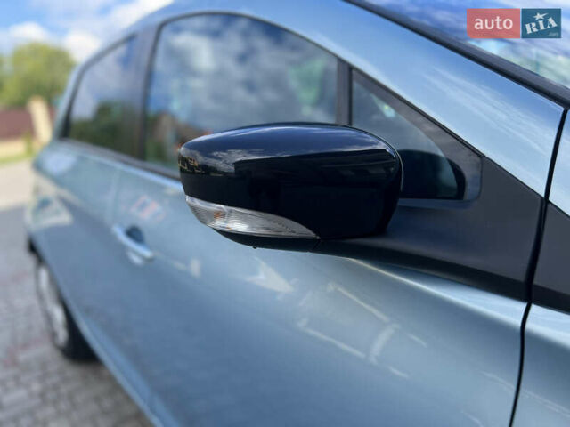 Серый Рено Зое, объемом двигателя 0 л и пробегом 150 тыс. км за 6100 $, фото 31 на Automoto.ua