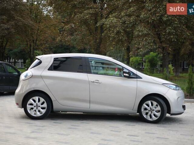 Серый Рено Зое, объемом двигателя 0 л и пробегом 191 тыс. км за 6400 $, фото 14 на Automoto.ua