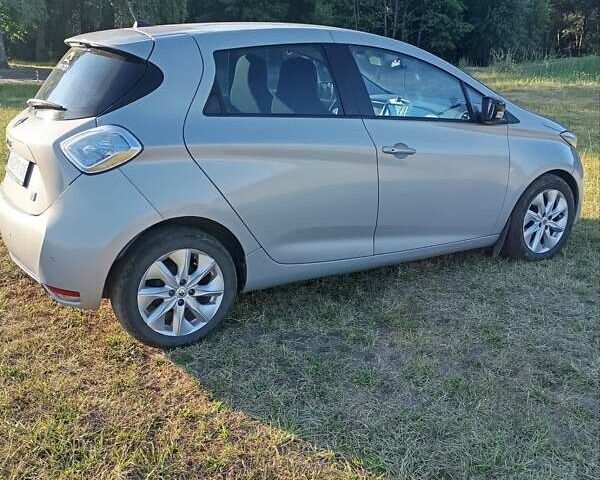 Сірий Рено Зое, об'ємом двигуна 0 л та пробігом 150 тис. км за 6500 $, фото 15 на Automoto.ua