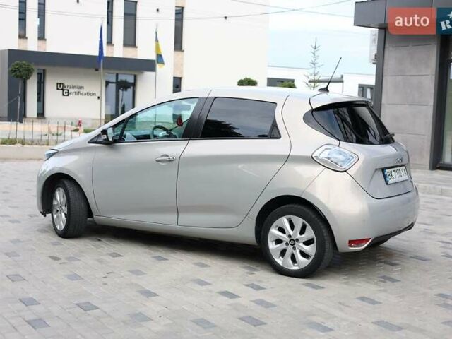 Серый Рено Зое, объемом двигателя 0 л и пробегом 191 тыс. км за 6400 $, фото 8 на Automoto.ua