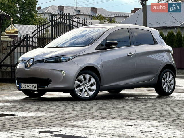 Серый Рено Зое, объемом двигателя 0 л и пробегом 69 тыс. км за 6762 $, фото 4 на Automoto.ua