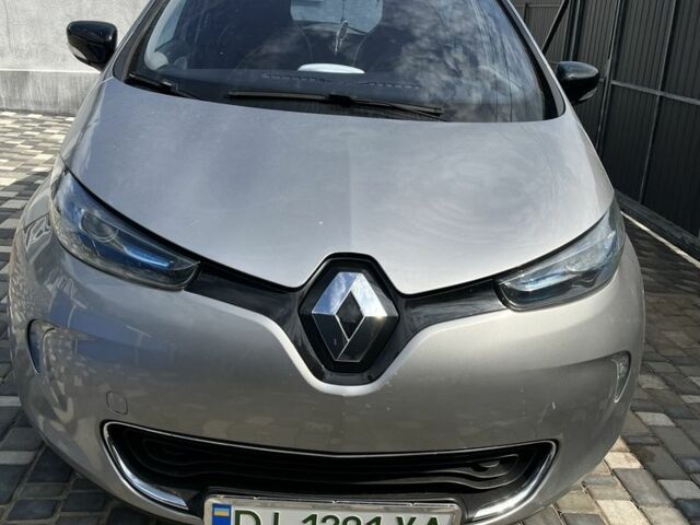 Серый Рено Зое, объемом двигателя 0 л и пробегом 200 тыс. км за 6300 $, фото 4 на Automoto.ua