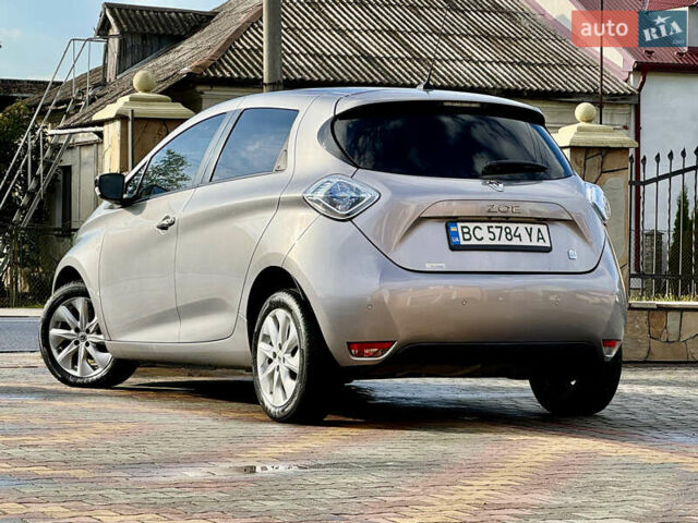 Серый Рено Зое, объемом двигателя 0 л и пробегом 69 тыс. км за 6762 $, фото 14 на Automoto.ua
