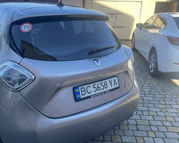 Серый Рено Зое, объемом двигателя 0 л и пробегом 130 тыс. км за 7800 $, фото 1 на Automoto.ua