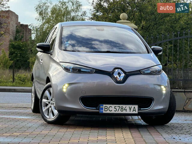 Серый Рено Зое, объемом двигателя 0 л и пробегом 69 тыс. км за 6762 $, фото 6 на Automoto.ua