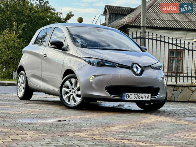 Серый Рено Зое, объемом двигателя 0 л и пробегом 69 тыс. км за 6762 $, фото 8 на Automoto.ua
