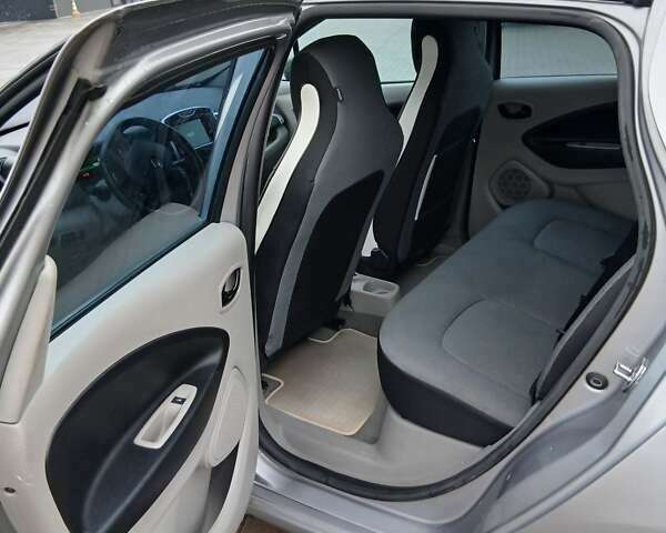 Сірий Рено Зое, об'ємом двигуна 0 л та пробігом 88 тис. км за 5950 $, фото 9 на Automoto.ua