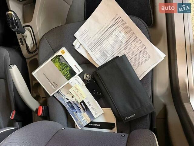 Сірий Рено Зое, об'ємом двигуна 0 л та пробігом 53 тис. км за 7600 $, фото 10 на Automoto.ua