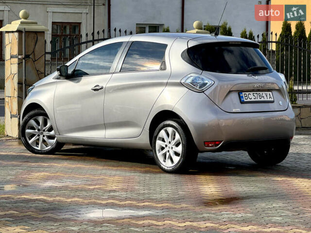 Серый Рено Зое, объемом двигателя 0 л и пробегом 69 тыс. км за 6762 $, фото 15 на Automoto.ua