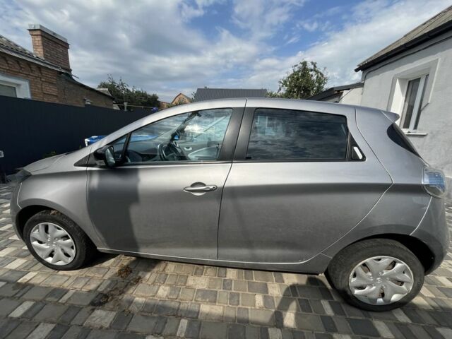 Серый Рено Зое, объемом двигателя 0 л и пробегом 200 тыс. км за 6300 $, фото 7 на Automoto.ua