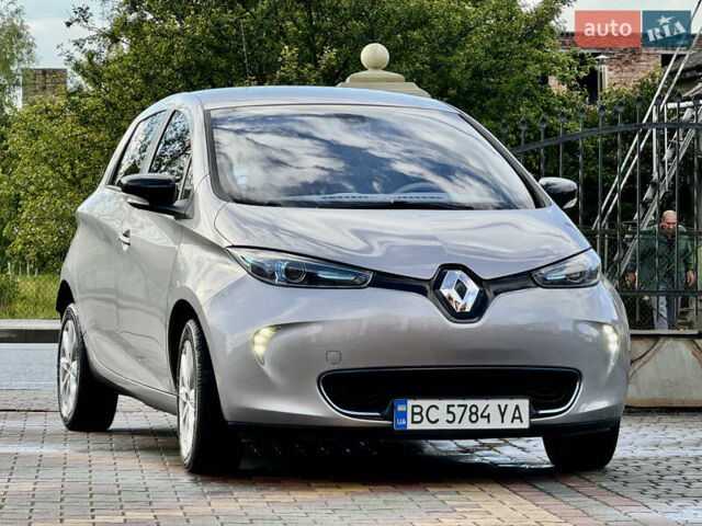Серый Рено Зое, объемом двигателя 0 л и пробегом 69 тыс. км за 6762 $, фото 3 на Automoto.ua