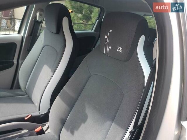 Сірий Рено Зое, об'ємом двигуна 0 л та пробігом 115 тис. км за 6800 $, фото 12 на Automoto.ua