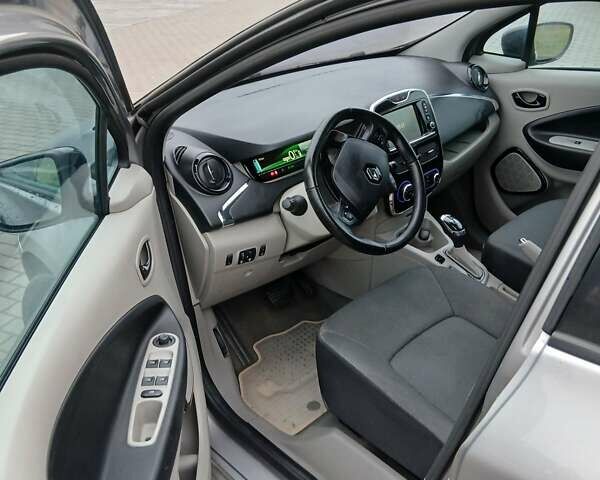 Сірий Рено Зое, об'ємом двигуна 0 л та пробігом 88 тис. км за 5950 $, фото 8 на Automoto.ua