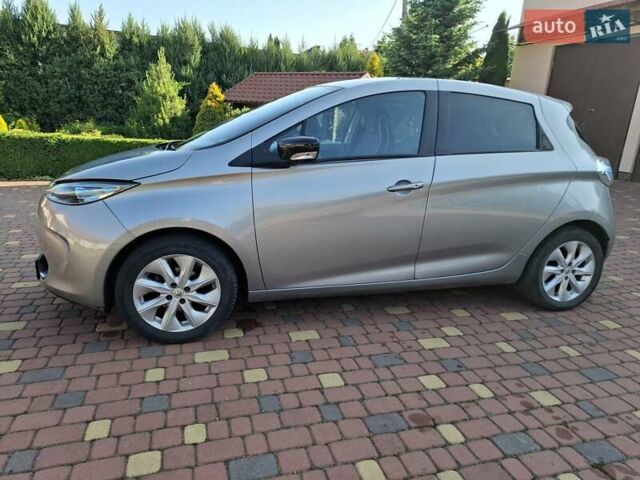 Серый Рено Зое, объемом двигателя 0 л и пробегом 52 тыс. км за 6800 $, фото 4 на Automoto.ua