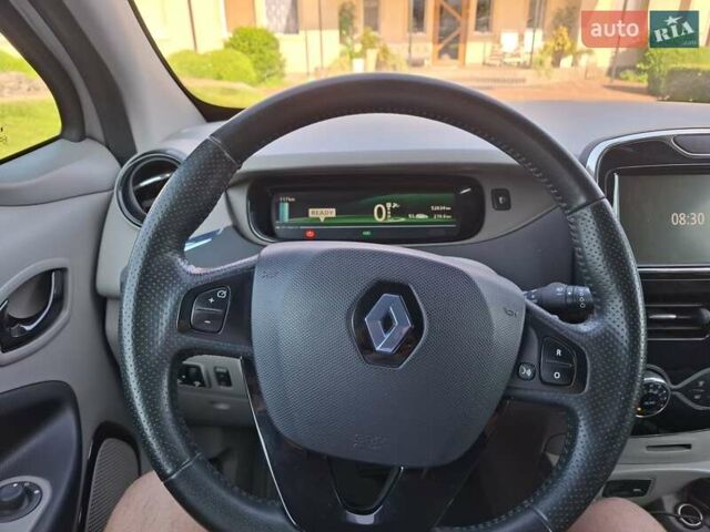 Серый Рено Зое, объемом двигателя 0 л и пробегом 52 тыс. км за 6800 $, фото 26 на Automoto.ua