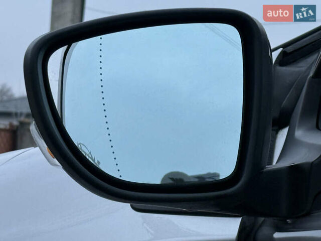 Серый Рено Зое, объемом двигателя 0 л и пробегом 99 тыс. км за 6200 $, фото 11 на Automoto.ua