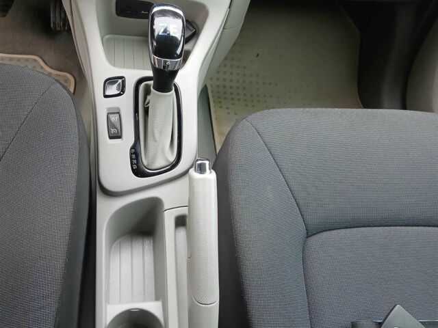 Сірий Рено Зое, об'ємом двигуна 0 л та пробігом 88 тис. км за 5950 $, фото 12 на Automoto.ua