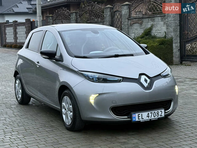 Серый Рено Зое, объемом двигателя 0 л и пробегом 99 тыс. км за 6200 $, фото 3 на Automoto.ua
