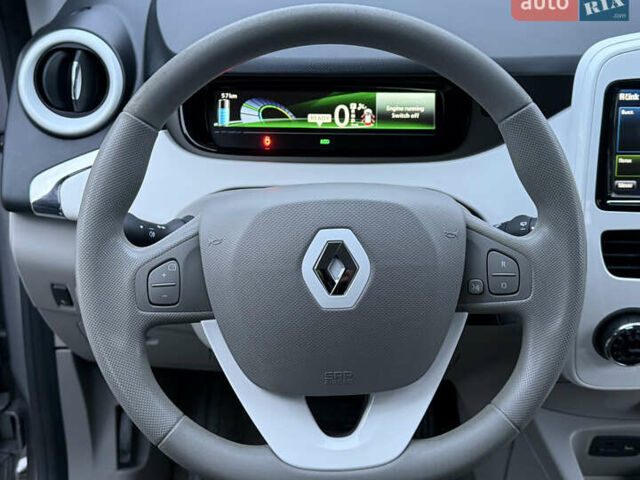 Серый Рено Зое, объемом двигателя 0 л и пробегом 99 тыс. км за 6200 $, фото 25 на Automoto.ua
