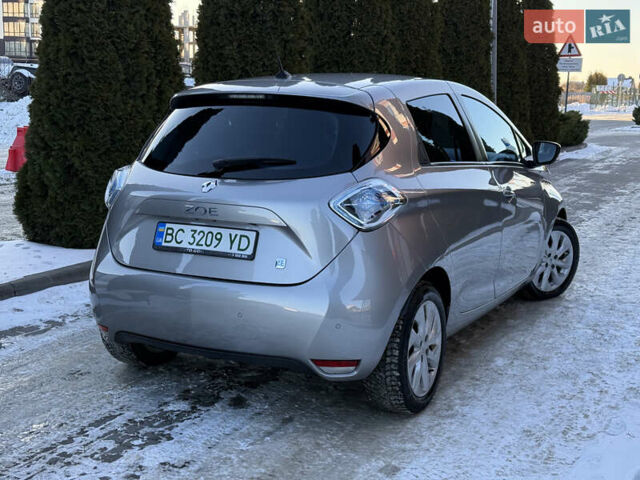 Серый Рено Зое, объемом двигателя 0 л и пробегом 52 тыс. км за 7200 $, фото 6 на Automoto.ua