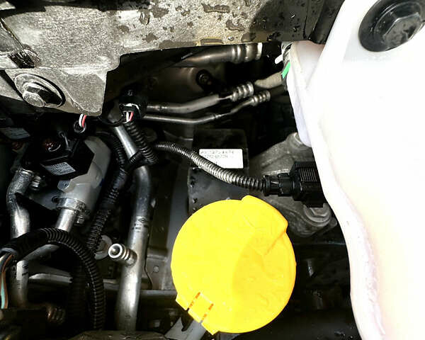 Серый Рено Зое, объемом двигателя 0 л и пробегом 69 тыс. км за 6762 $, фото 88 на Automoto.ua