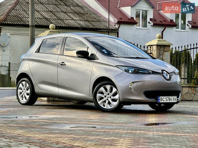 Серый Рено Зое, объемом двигателя 0 л и пробегом 69 тыс. км за 6762 $, фото 9 на Automoto.ua