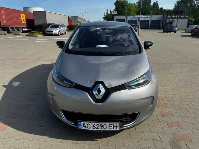 Серый Рено Зое, объемом двигателя 0 л и пробегом 75 тыс. км за 5600 $, фото 7 на Automoto.ua