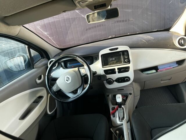 Серый Рено Зое, объемом двигателя 0 л и пробегом 200 тыс. км за 6300 $, фото 9 на Automoto.ua