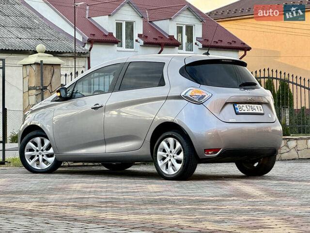 Серый Рено Зое, объемом двигателя 0 л и пробегом 69 тыс. км за 6762 $, фото 17 на Automoto.ua