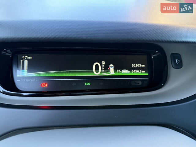 Серый Рено Зое, объемом двигателя 0 л и пробегом 52 тыс. км за 7200 $, фото 17 на Automoto.ua