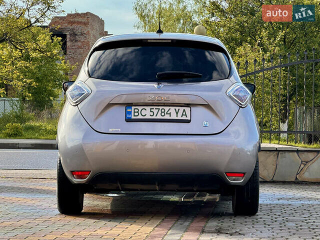 Серый Рено Зое, объемом двигателя 0 л и пробегом 69 тыс. км за 6762 $, фото 11 на Automoto.ua