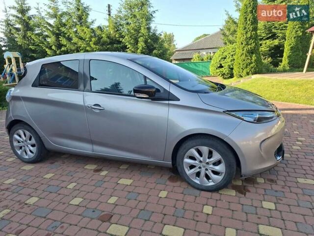 Серый Рено Зое, объемом двигателя 0 л и пробегом 52 тыс. км за 6800 $, фото 3 на Automoto.ua