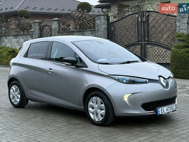 Серый Рено Зое, объемом двигателя 0 л и пробегом 99 тыс. км за 6200 $, фото 4 на Automoto.ua