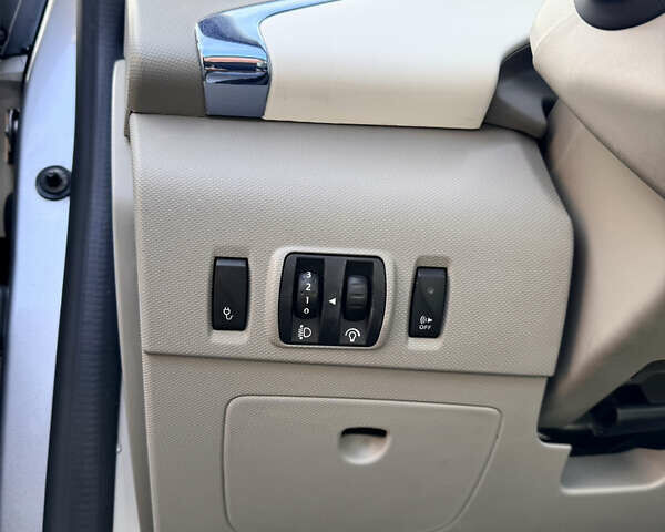 Серый Рено Зое, объемом двигателя 0 л и пробегом 69 тыс. км за 6762 $, фото 28 на Automoto.ua