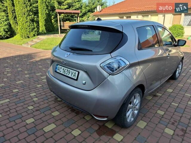 Серый Рено Зое, объемом двигателя 0 л и пробегом 52 тыс. км за 6800 $, фото 8 на Automoto.ua