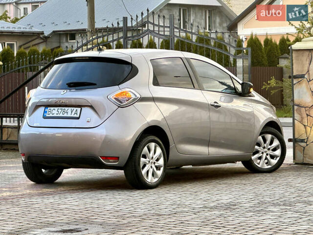 Серый Рено Зое, объемом двигателя 0 л и пробегом 69 тыс. км за 6762 $, фото 21 на Automoto.ua
