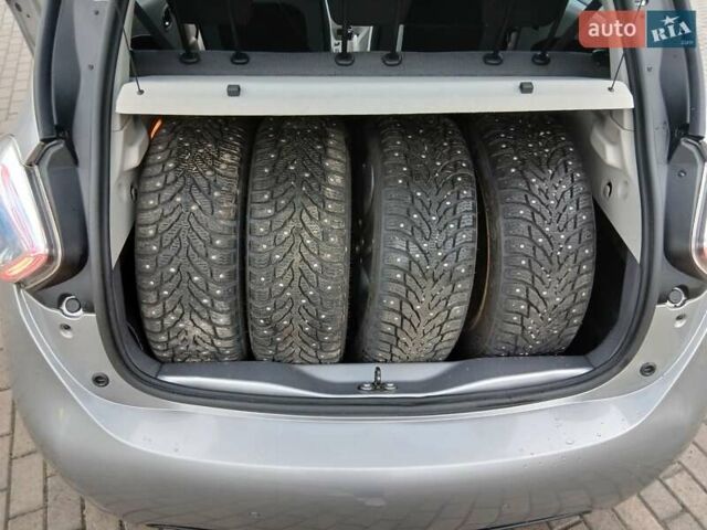 Сірий Рено Зое, об'ємом двигуна 0 л та пробігом 88 тис. км за 5950 $, фото 13 на Automoto.ua