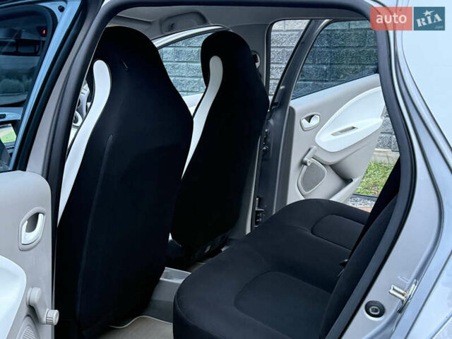 Серый Рено Зое, объемом двигателя 0 л и пробегом 99 тыс. км за 6200 $, фото 38 на Automoto.ua