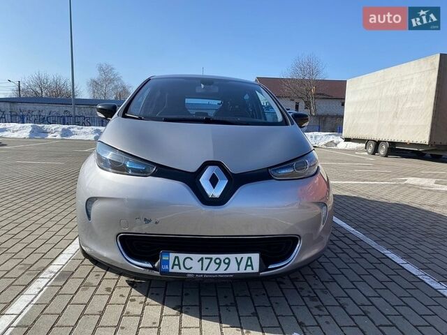 Серый Рено Зое, объемом двигателя 0 л и пробегом 169 тыс. км за 5500 $, фото 1 на Automoto.ua