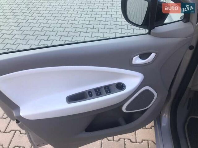 Сірий Рено Зое, об'ємом двигуна 0 л та пробігом 72 тис. км за 6500 $, фото 13 на Automoto.ua