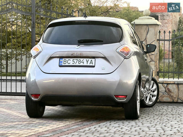 Серый Рено Зое, объемом двигателя 0 л и пробегом 69 тыс. км за 6762 $, фото 19 на Automoto.ua