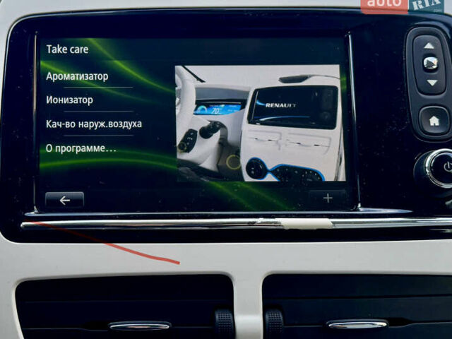 Серый Рено Зое, объемом двигателя 0 л и пробегом 69 тыс. км за 6762 $, фото 83 на Automoto.ua