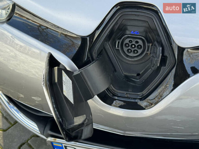 Сірий Рено Зое, об'ємом двигуна 0 л та пробігом 104 тис. км за 6199 $, фото 55 на Automoto.ua